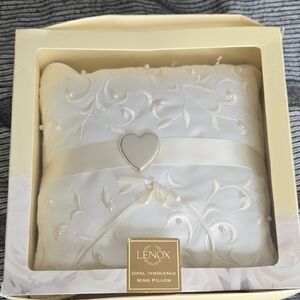 Lenox White Luxury  Ring Pillow
